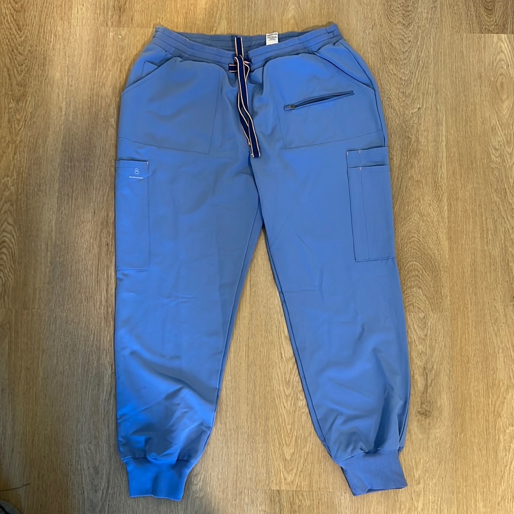 Dolan jogger scrubs